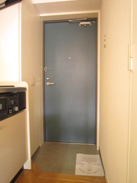 Ｗｉｓｔｅｒｉａ湘南 下足箱のある玄関