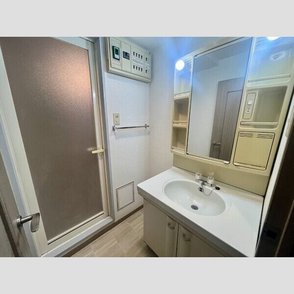 フジ・ヴェール毘沙門堂 洗面所