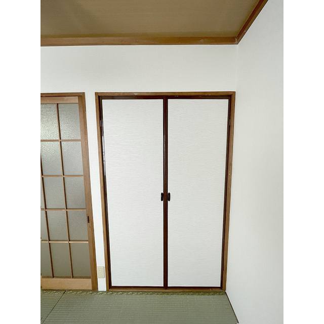 千歳ハイム203号室 大きな押し入れあり