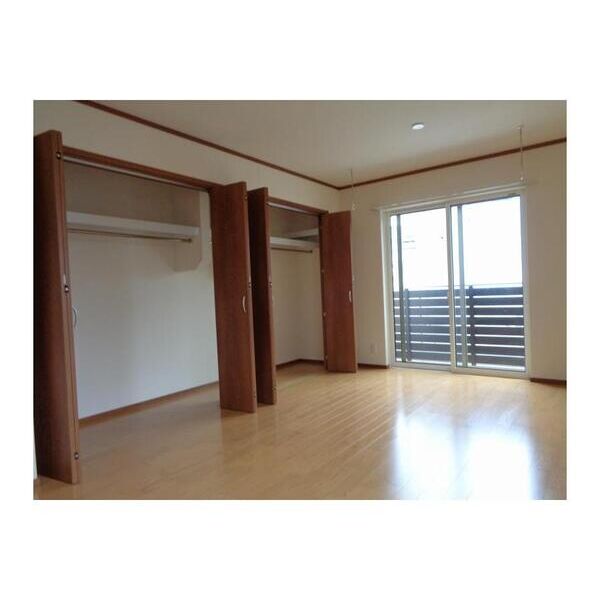 グランデ　マルバローザ　弐番館 リビング