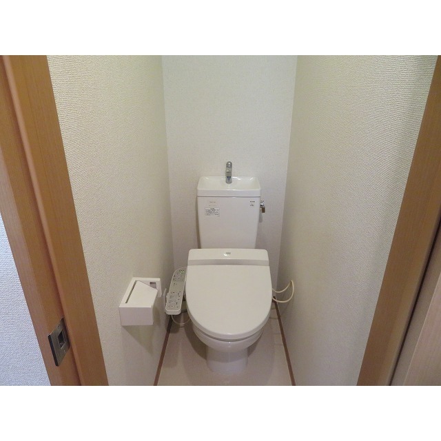 ハイツ中川0203号室 トイレ