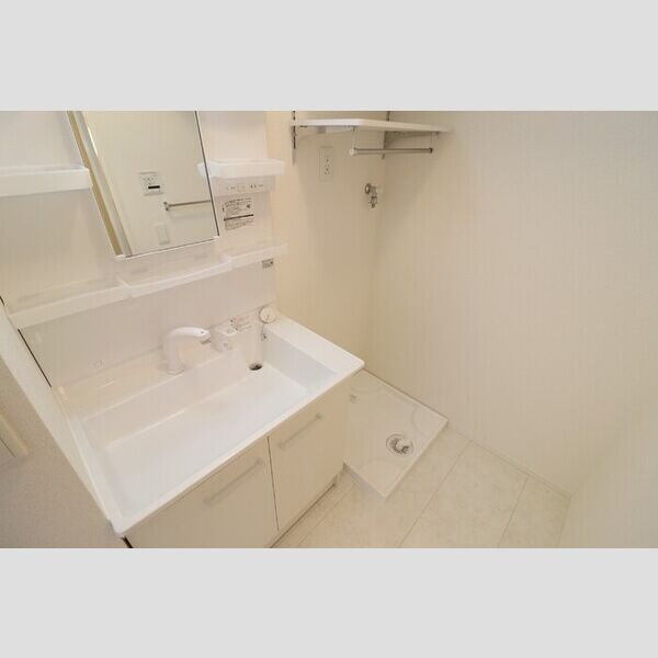 バレンティア303号室 洗面