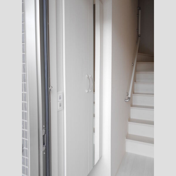 ブルームーン　B 玄関