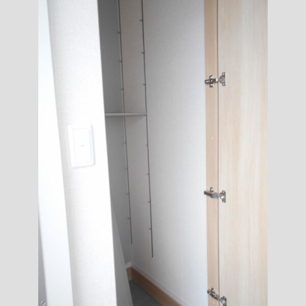 ビューテラス105号室 玄関