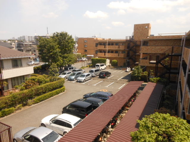 砧サンハイム3階 平置き駐車場　空き有り（要確認）♪