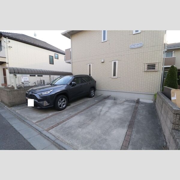 サン・ボヌール 駐車場