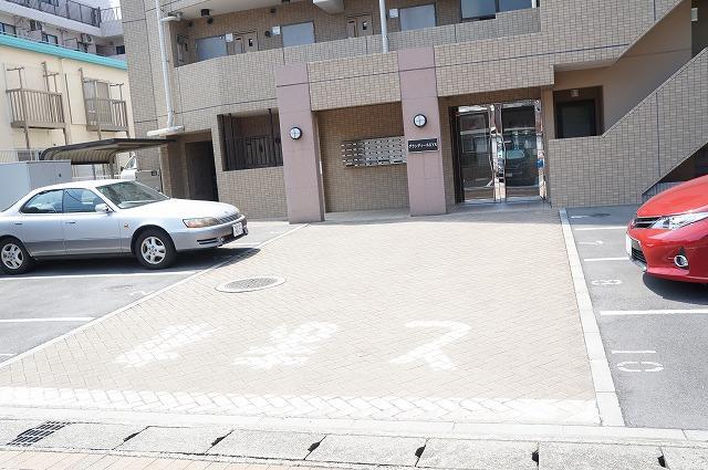 グランディールＫＹＫ(E-057) エントランス