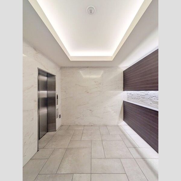 エルフローレ エントランス