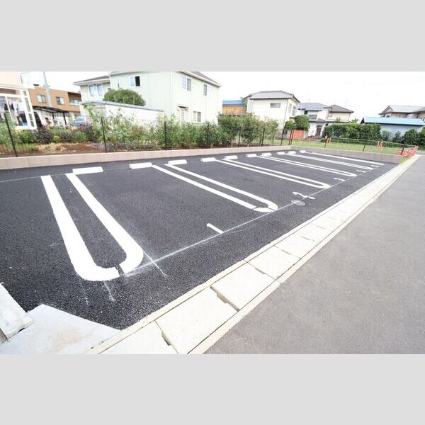 クラーヴォⅡ 駐車場