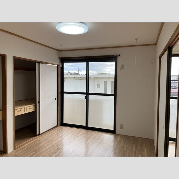 クレセント日吉台203号室 洋室①