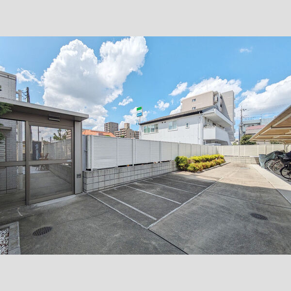 Garden House Ⅲ 大宮土呂駅前701号室 バイク置き場