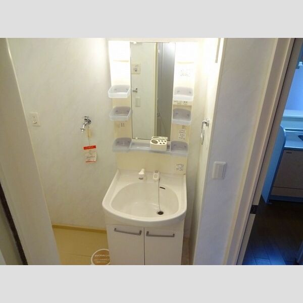 ガーデンヒルズ　C 洗髪洗面化粧台