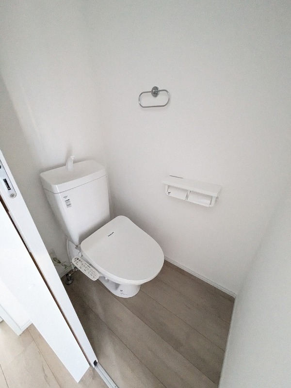 アリスワン南三咲(E-222)2階 トイレ