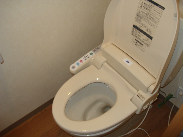 レフィナード湘南 シャワー付トイレ