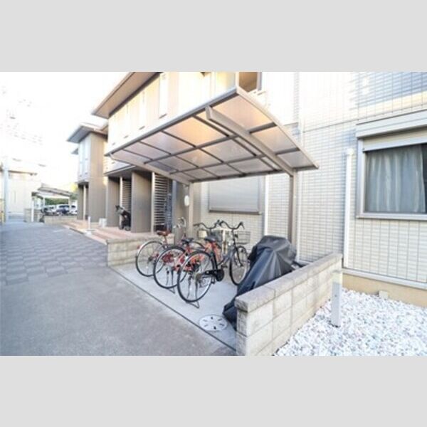 ボンヌ・シャンス 駐輪場