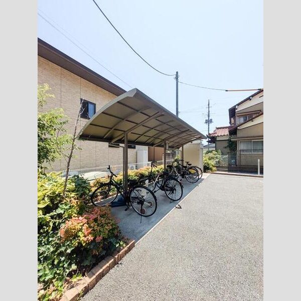 プランタン彩 駐輪場