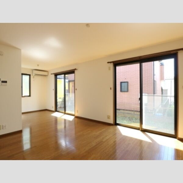 西原戸建 リビング1