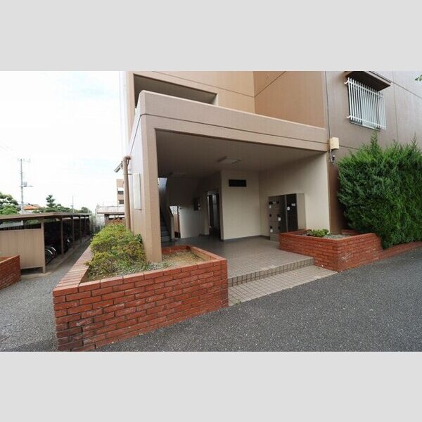 松丸第二コーポラス201号室 エントランス