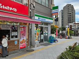 プレール・ドゥーク上野NORTH 【コンビニエンスストア】ファミリーマート 入谷店まで272ｍ