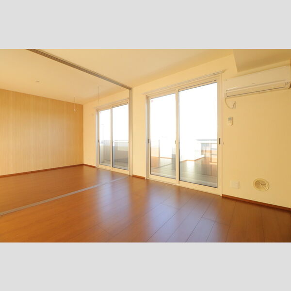 ヘリオス吉川美南　ゼウス リビング・洋室