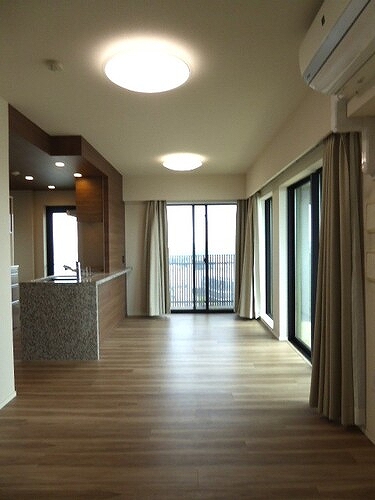 ライオンズ船橋本町マークスフォート LDK　13.6畳　※前回募集時／2024年5月の写真