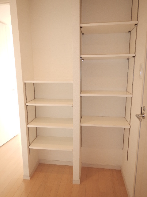 ガーラ・ステーション菊川 収納