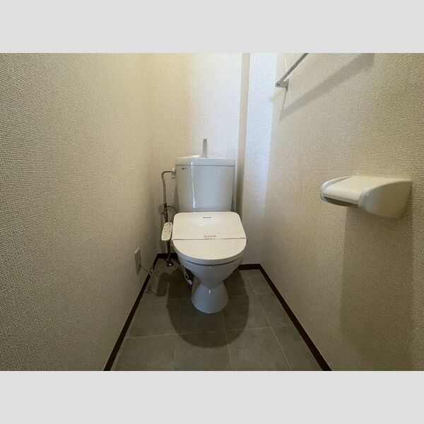 シャルマン上山201号室 温水洗浄便座