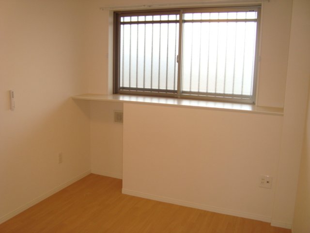 レフィナードＮ．Ｋ 洋室