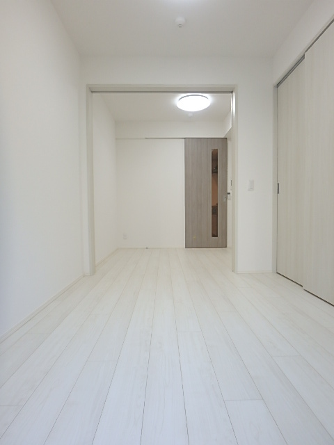 ガーラ・ヴィスタ祖師ヶ谷大蔵1階 広くて明るい寝室