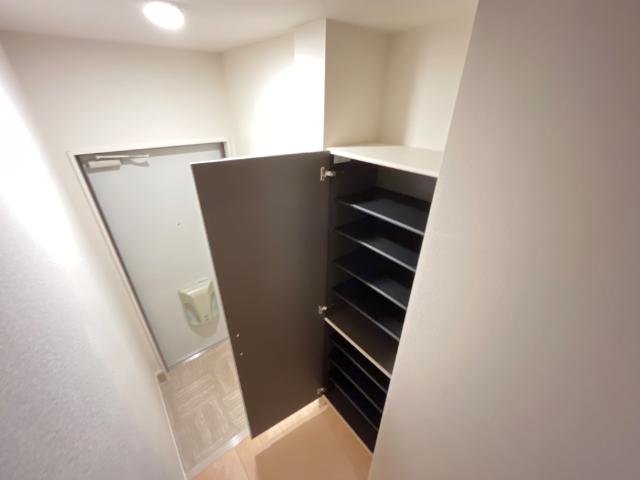 ビルゲ高柳 下駄箱（イメージ）