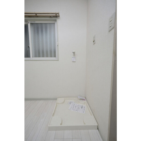 富隆ハイツ0102号室 洗濯機置場