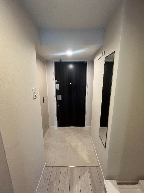 クロスレジデンス神田神保町10階 玄関