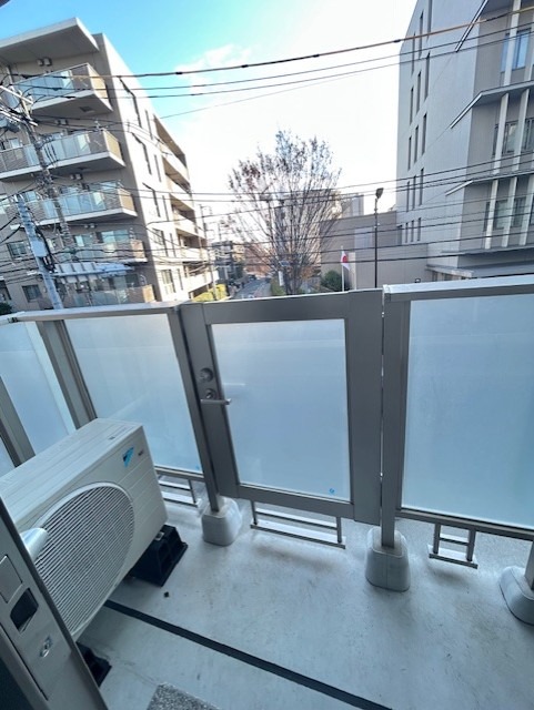 クレヴィアリグゼ世田谷松陰神社前 バルコニー