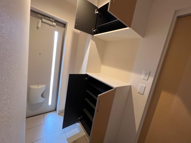 シェルル・ロコＢ 玄関