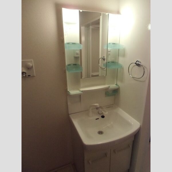 ヴィラ・グランメールⅡ105号室 洗髪洗面化粧台