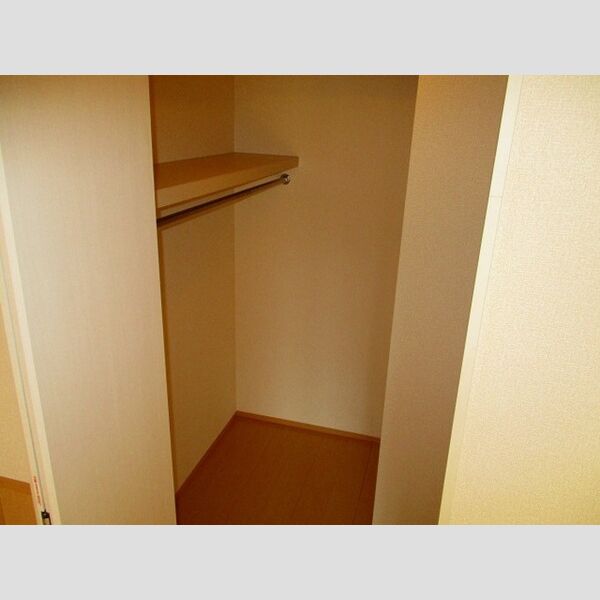 メゾン　あい・あこ　あこ302号室 ウォークインクローゼット