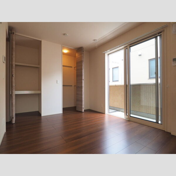 ロイヤルアーク307号室 居室(別角度)