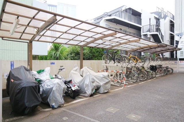 シャルマン中野坂上3階 駐輪場