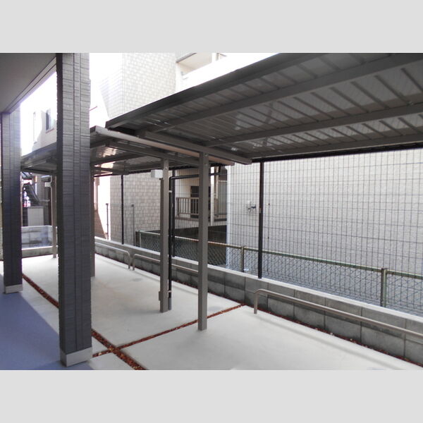 ゴールドパストラル　X 駐輪場