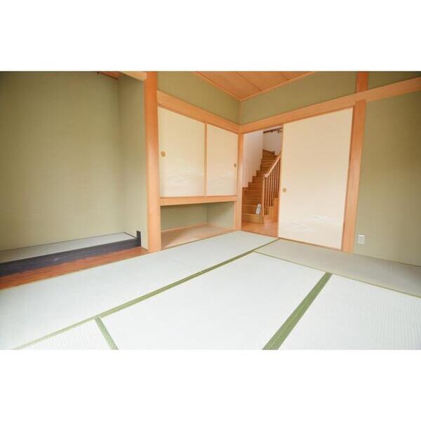 伊勢原市神戸貸家1号室 リビング