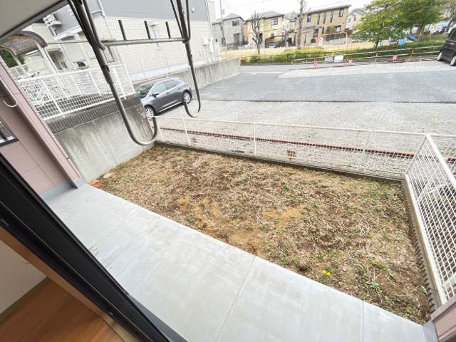 シャイニングｉｎ青葉Ⅱ101号室 専用庭