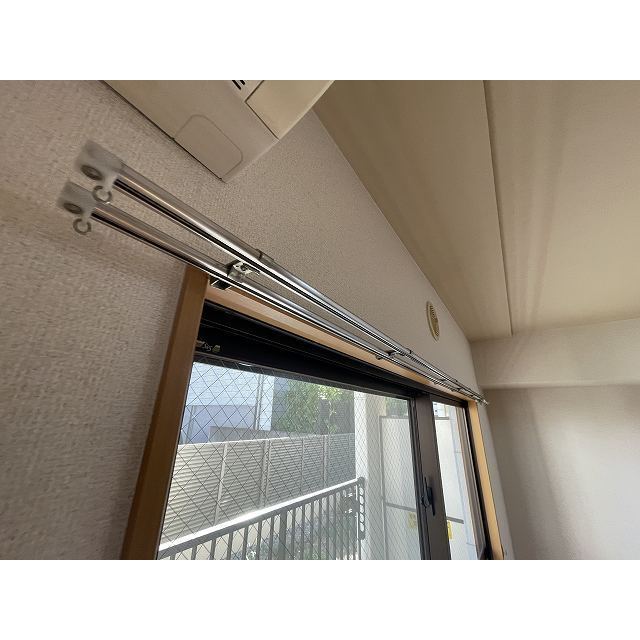 ネスト鷹番0101号室 カーテンレール