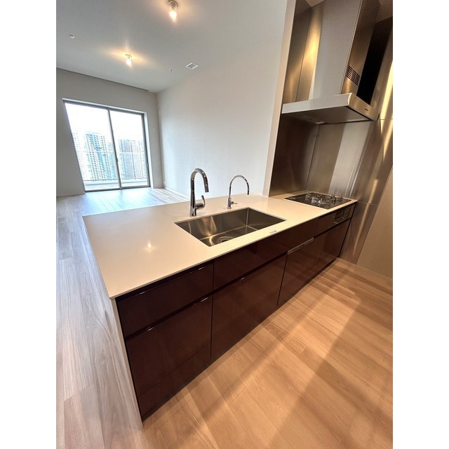 ＨＡＲＵＭＩ　ＦＬＡＧ　ＳＵＮ　ＶＩＬＬＡＧＥ　Ｔ棟5010号室 2025年8月撮影