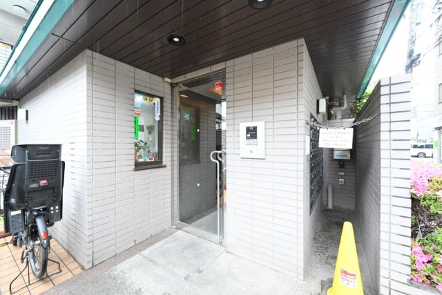 三軒茶屋リリエンハイム エントランス