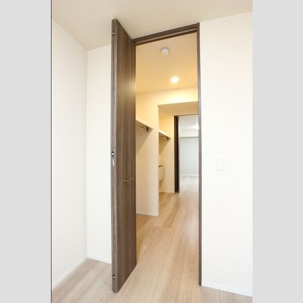 フォーリア　B ウォークスルークローゼット