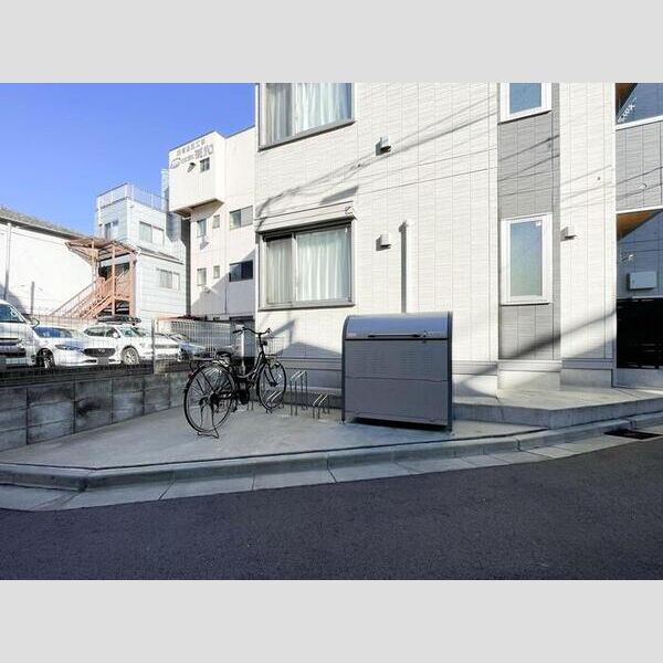 アムール東向島 ゴミ置き場・駐輪場1