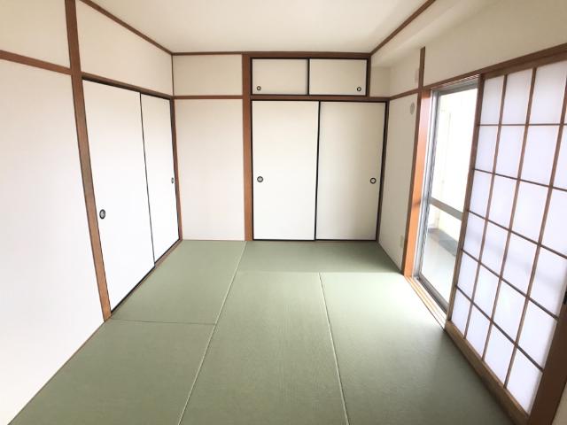 グリーンヒルズ香川302号室 和室
