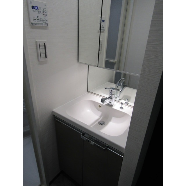 ロアール横浜十日市場502号室 内観