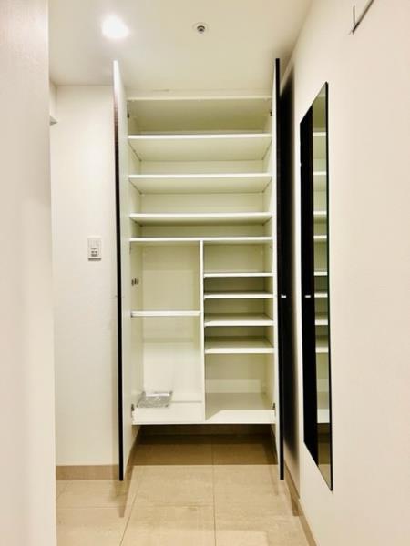 コンシェリア新橋 ＭＡＳＴＥＲ’Ｓ ＶＩＬＬＡ15階 リビング