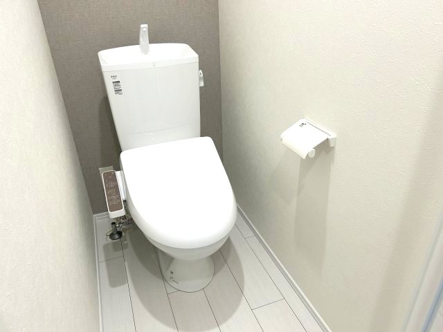 モンソレイユ方南町402号室 トイレ